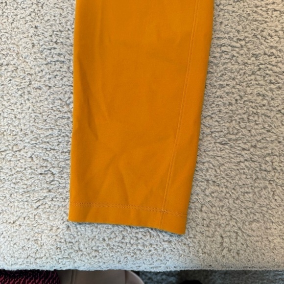 LULULEMON •4• On The Fly 7/8 Pants Woven Drawstring Yoga Fools Gold EXC COND - Picture 5 of 9